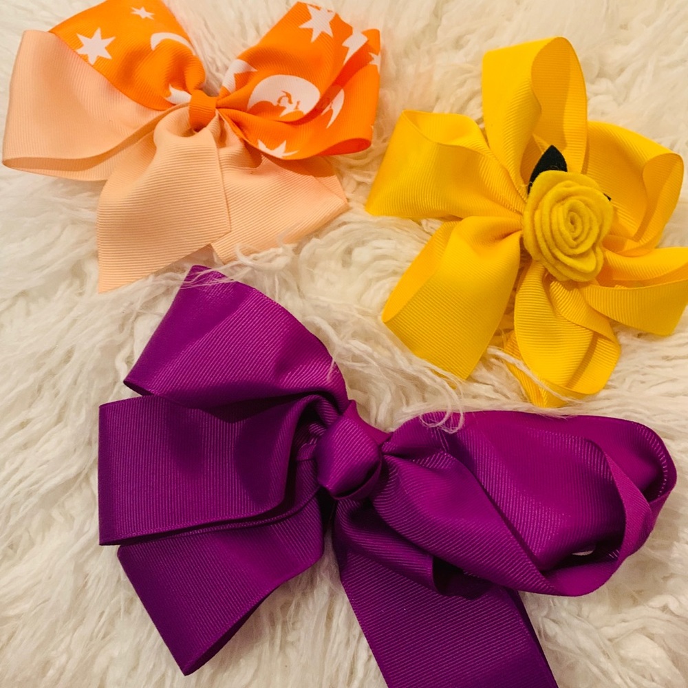 5 for $25 🤩 3 hair pins accessories